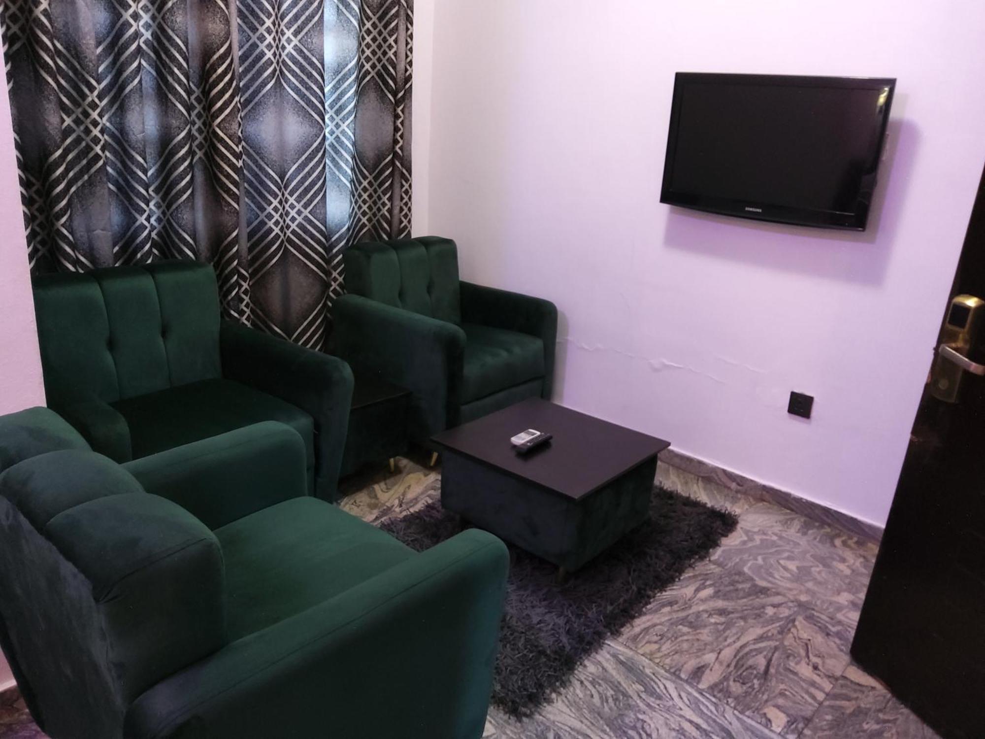 Crownedge Hotels Ikeja Exterior photo