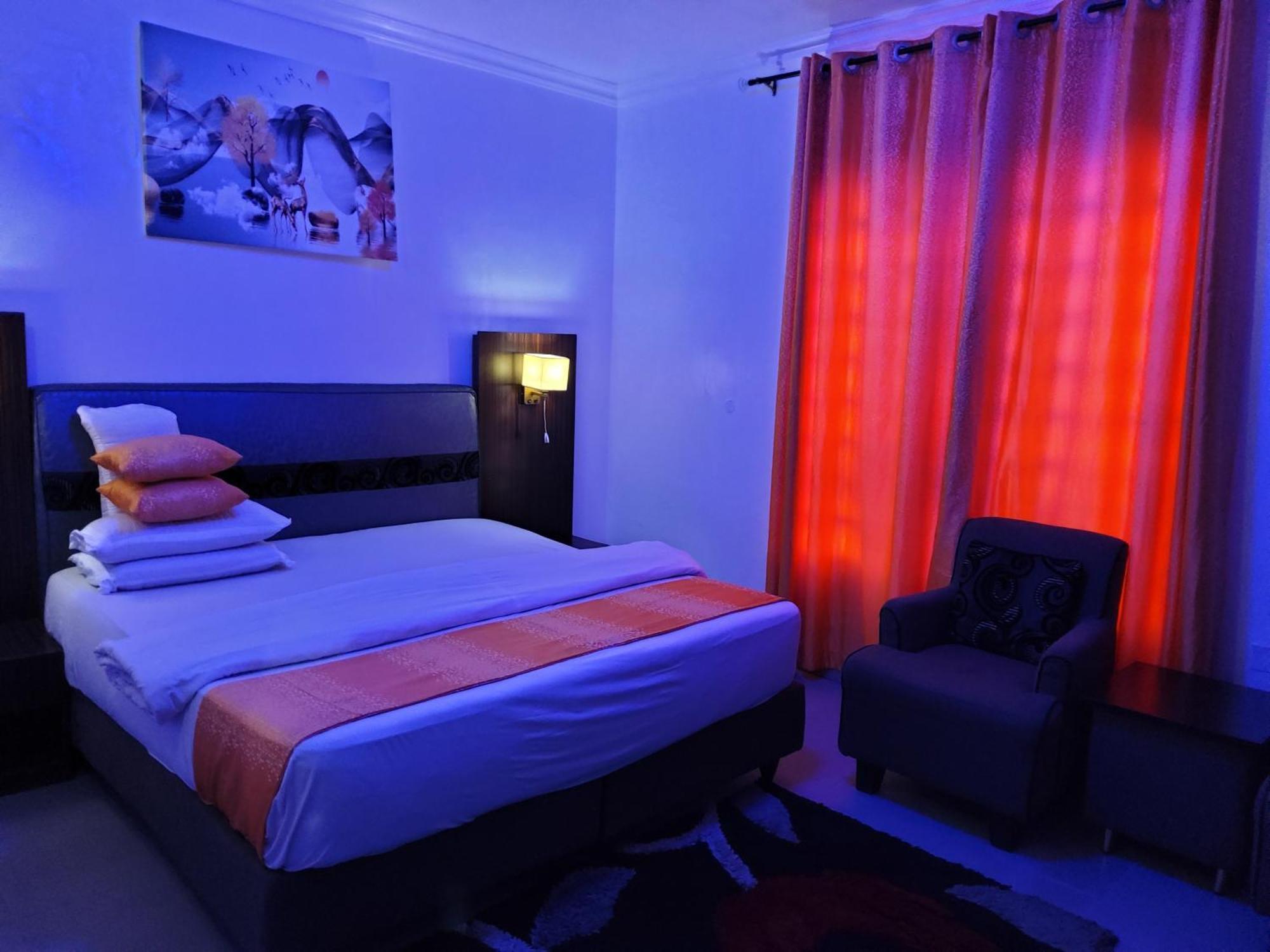 Crownedge Hotels Ikeja Exterior photo